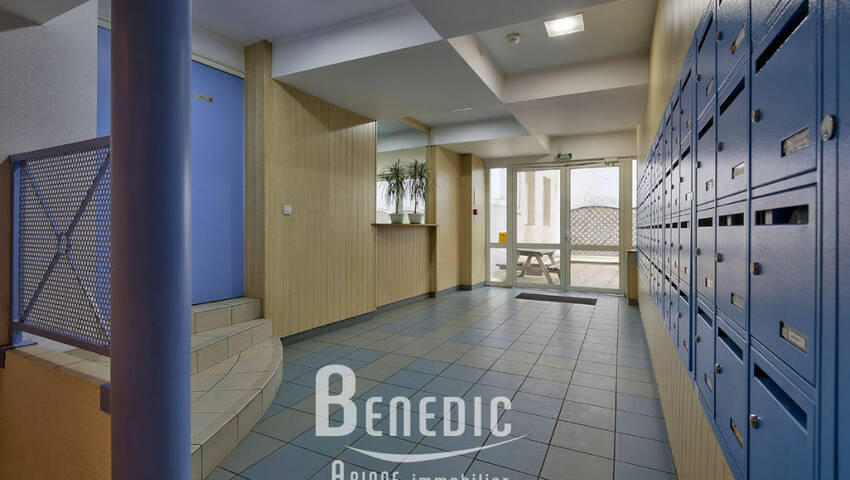 49349572g - Attribut alt par défaut.