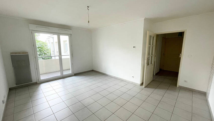 23195026b - Attribut alt par défaut.