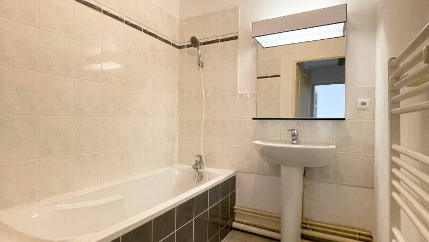 23195026f - Attribut alt par défaut.