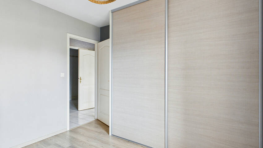 18497976f - Attribut alt par défaut.