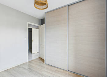 18497976c - Attribut alt par défaut.