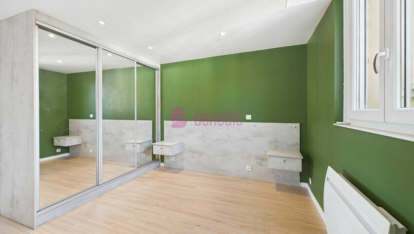 55427151k - Attribut alt par défaut.