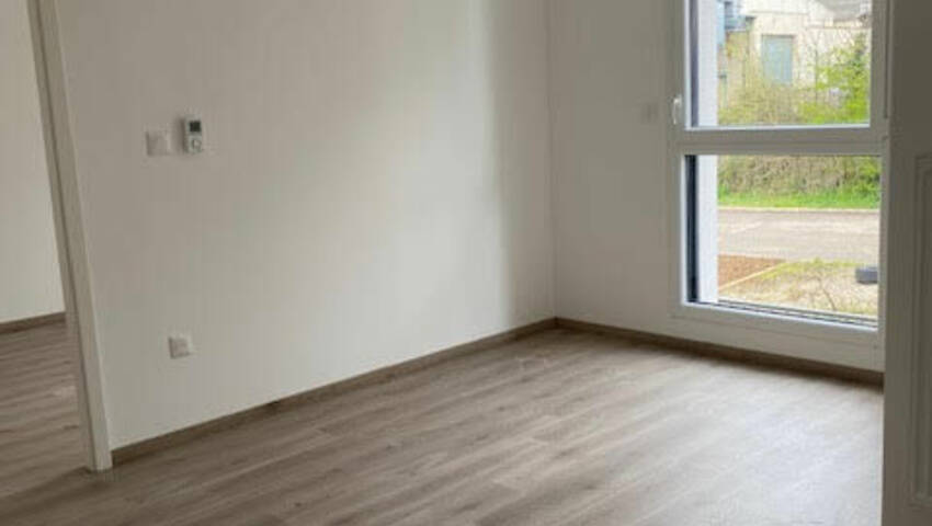 54604701d - Attribut alt par défaut.