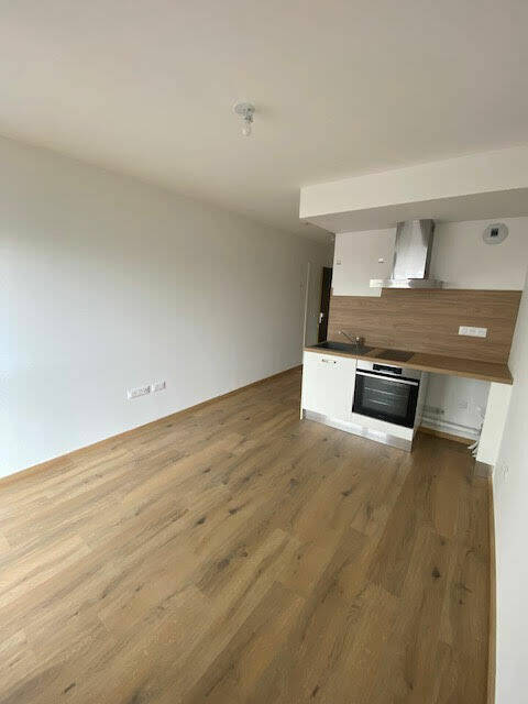 54604839b - Attribut alt par défaut.