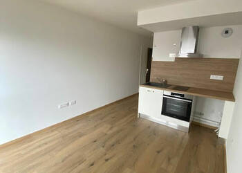 54604839b - Attribut alt par défaut.