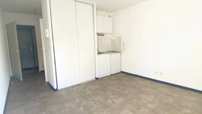 23827849d - Attribut alt par défaut.