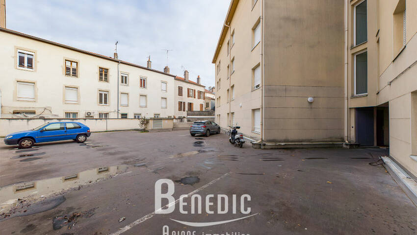 23827849k - Attribut alt par défaut.