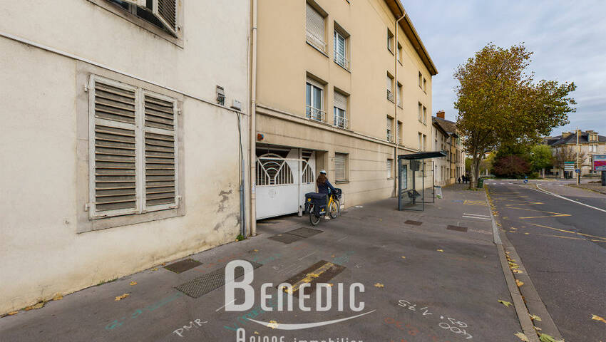 23827849l - Attribut alt par défaut.