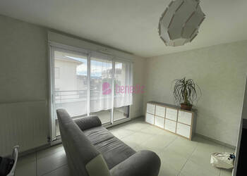 55469202b - Attribut alt par défaut.