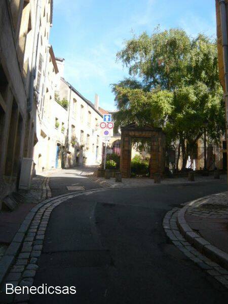 4255339b - Attribut alt par défaut.