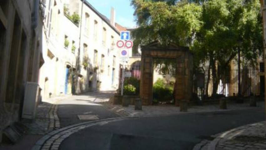 4255339b - Attribut alt par défaut.