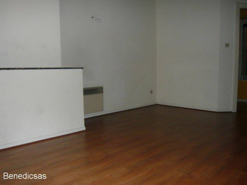 4255339f - Attribut alt par défaut.