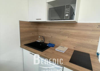 4247163c - Attribut alt par défaut.