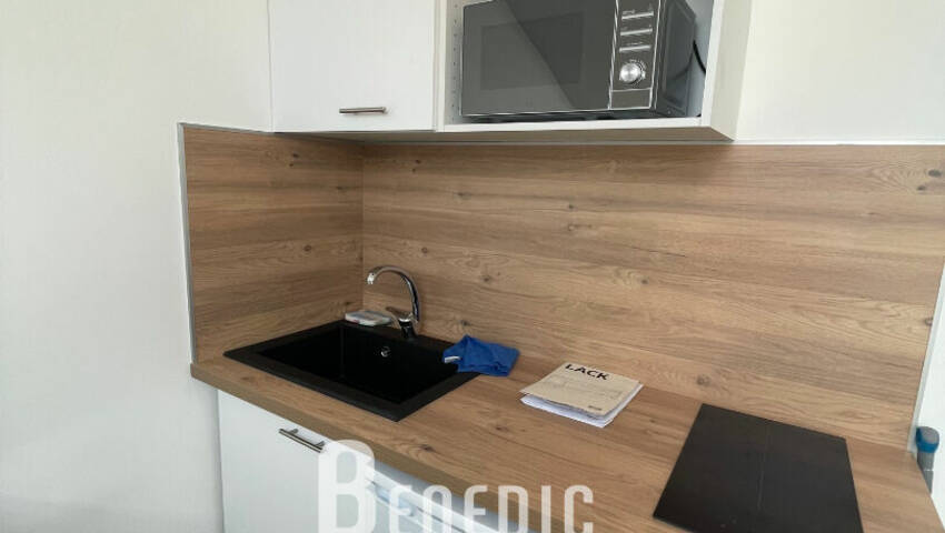 4247163c - Attribut alt par défaut.