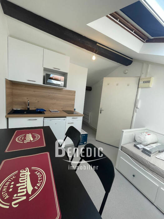 4247163f - Attribut alt par défaut.