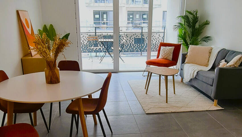 55666151b - Attribut alt par défaut.