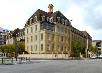 55687013c - Attribut alt par défaut.