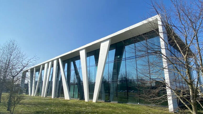 55695339b - Attribut alt par défaut.