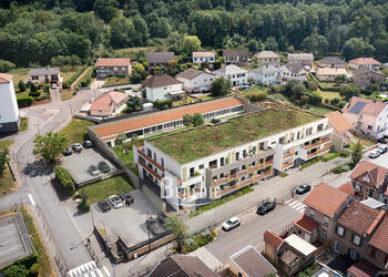 55702182b - Attribut alt par défaut.