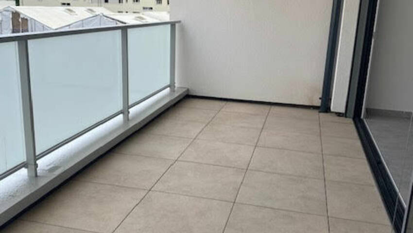 55764755b - Attribut alt par défaut.