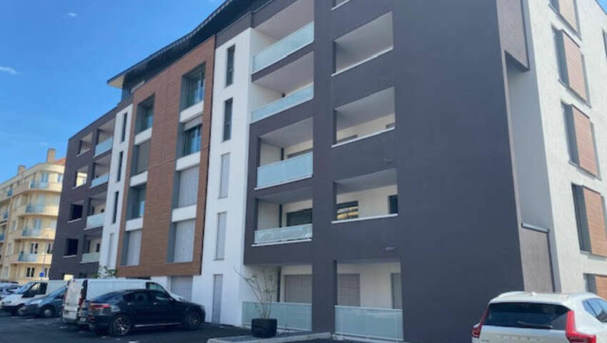 55764755k - Attribut alt par défaut.