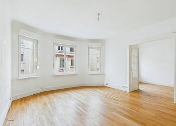 55695757a - Attribut alt par défaut.