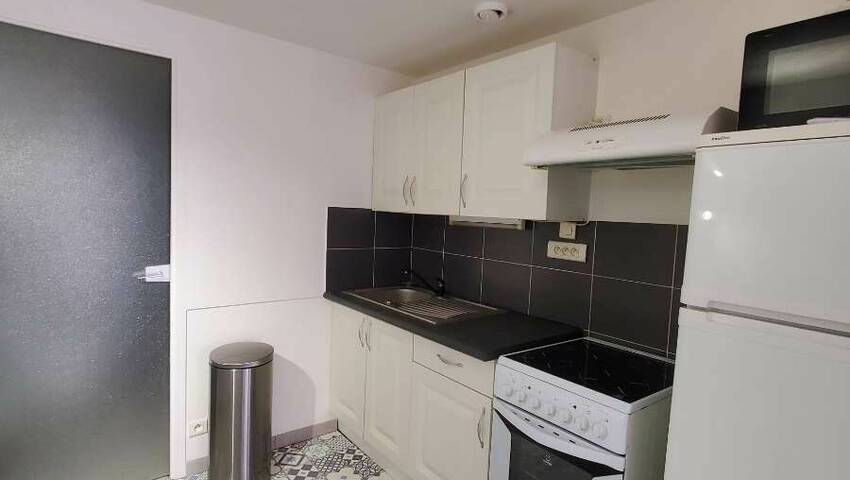 55794318b - Attribut alt par défaut.