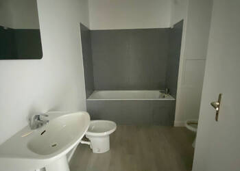 55821573c - Attribut alt par défaut.