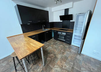 8373395b - Attribut alt par défaut.