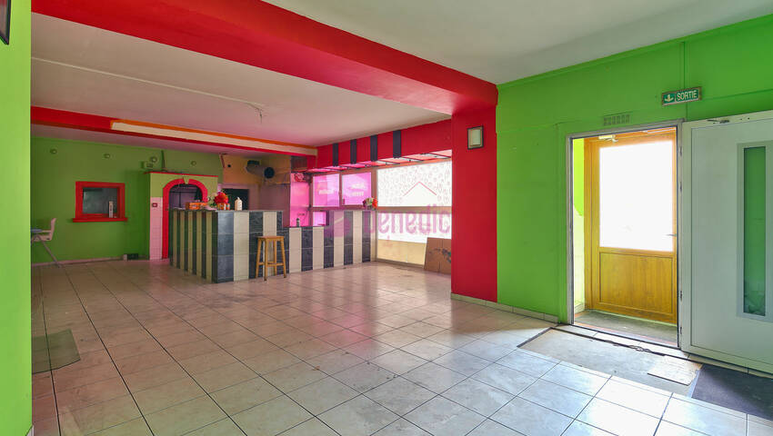 55953686b - Attribut alt par défaut.