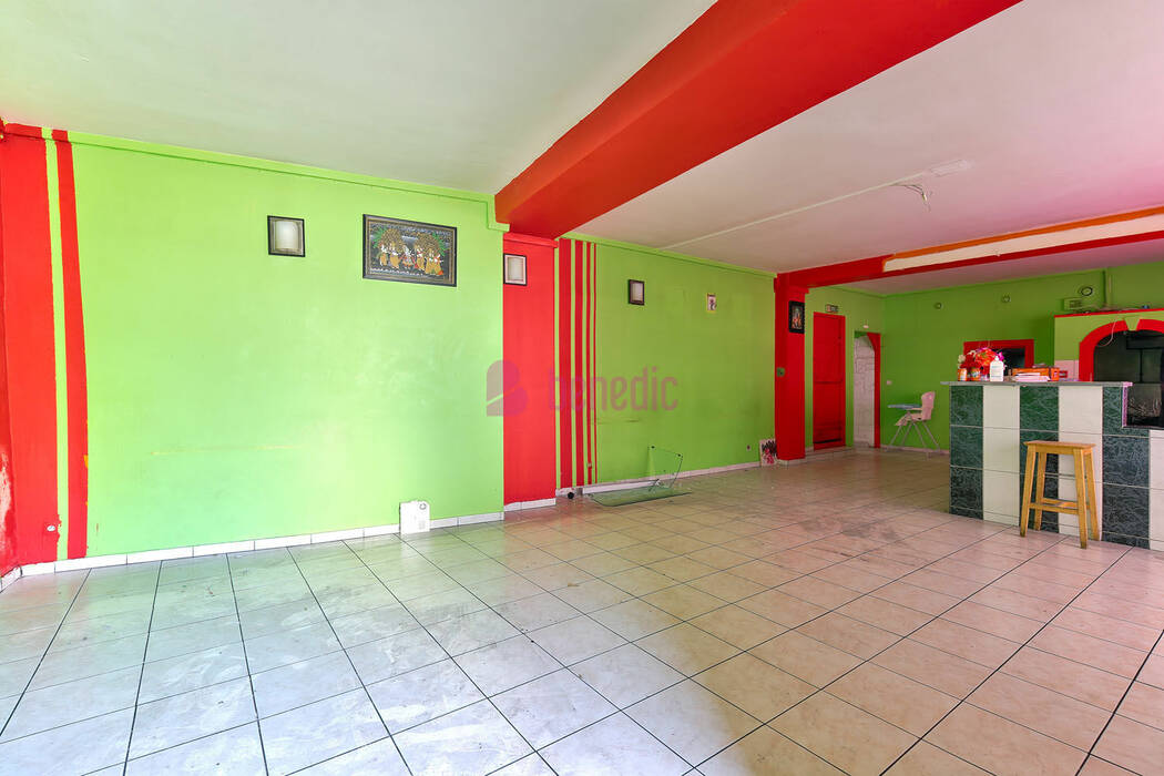 55953686c - Attribut alt par défaut.