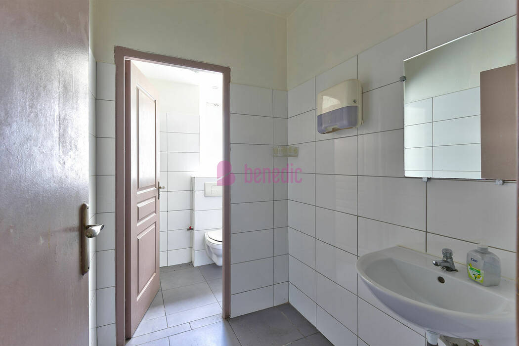 55953686f - Attribut alt par défaut.