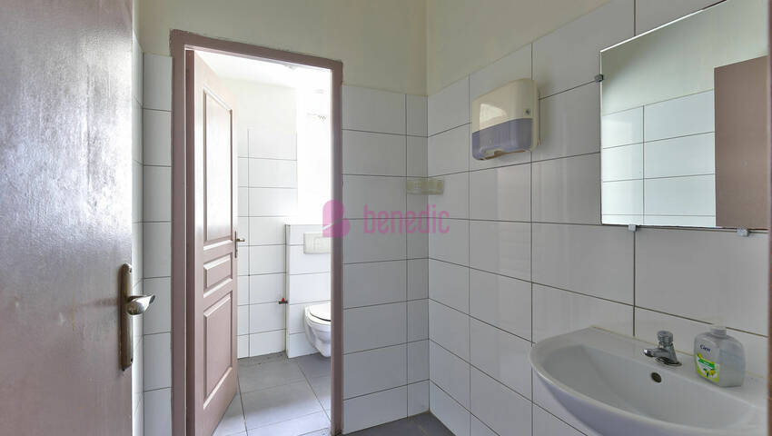 55953686f - Attribut alt par défaut.