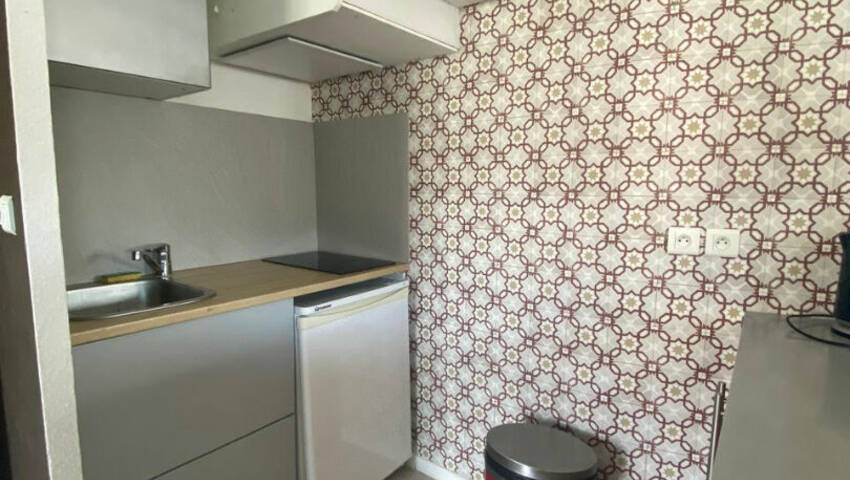 56023675g - Attribut alt par défaut.