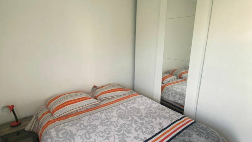 56023675l - Attribut alt par défaut.