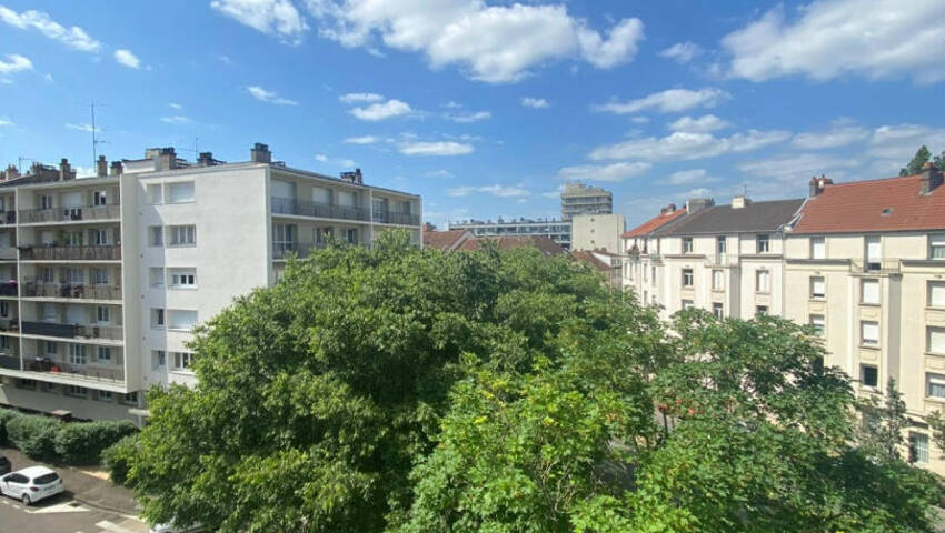 56023675j - Attribut alt par défaut.