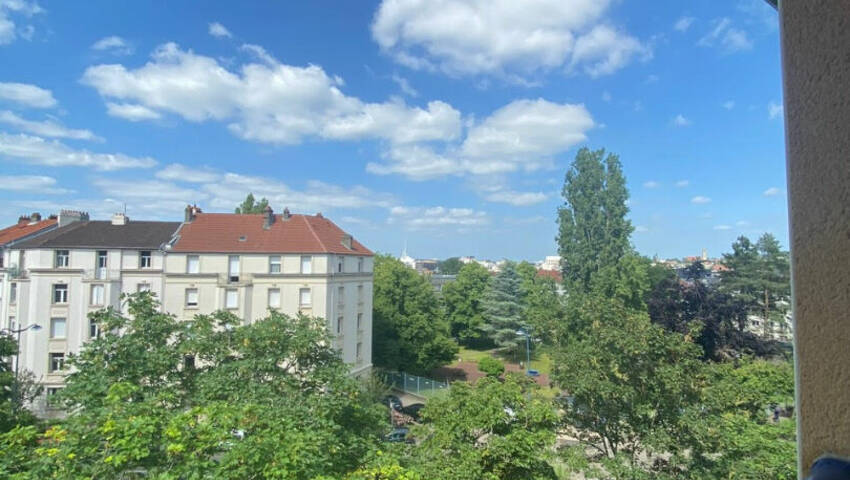 56023675k - Attribut alt par défaut.