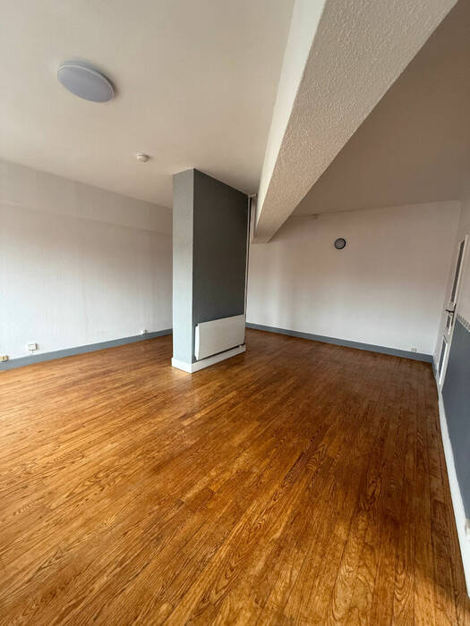 55825141b - Attribut alt par défaut.