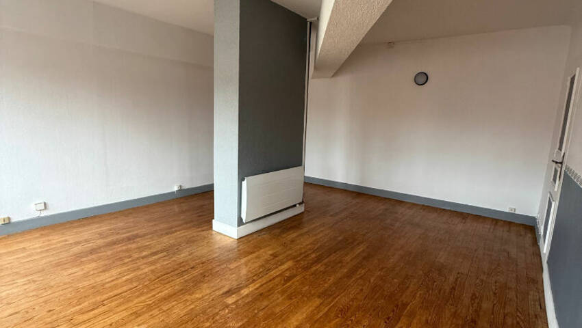 55825141b - Attribut alt par défaut.