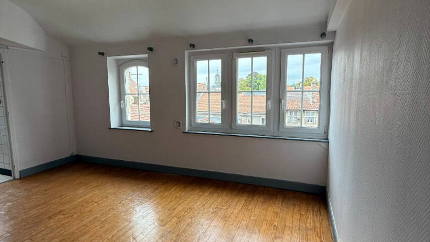 55825141c - Attribut alt par défaut.