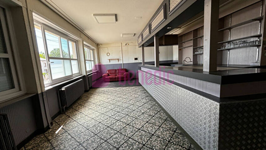 56010818l - Attribut alt par défaut.