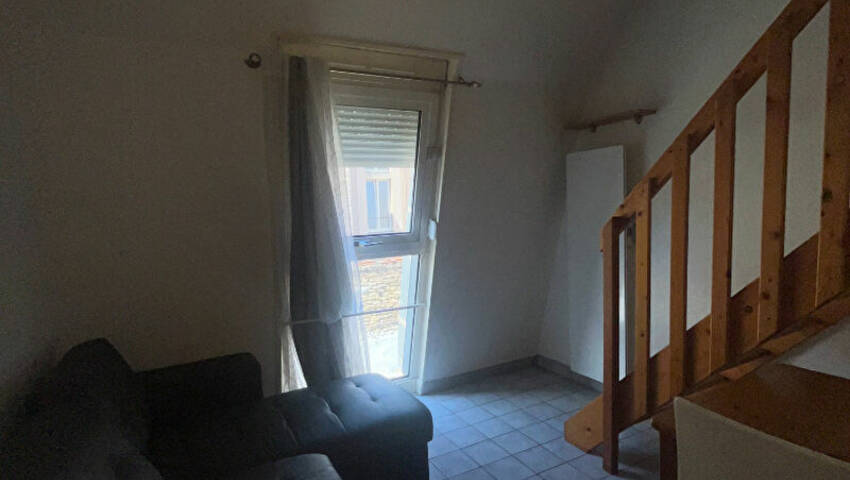 56108279c - Attribut alt par défaut.