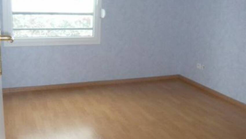 4252903j - Attribut alt par défaut.