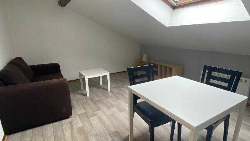 56143261a - Attribut alt par défaut.