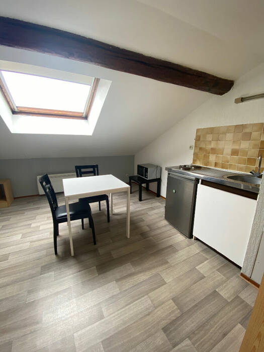 56143261b - Attribut alt par défaut.