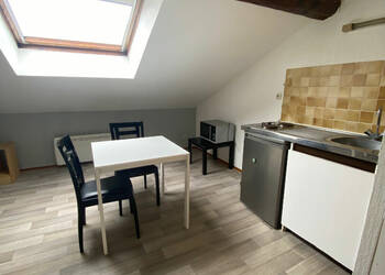 56143261b - Attribut alt par défaut.