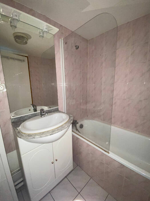 56143261c - Attribut alt par défaut.