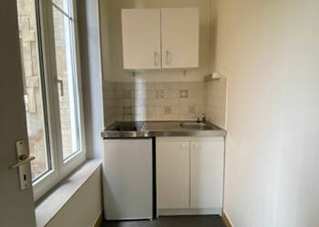 56149864b - Attribut alt par défaut.