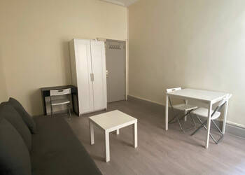 56149720b - Attribut alt par défaut.