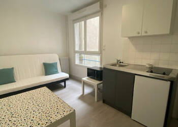 56149533b - Attribut alt par défaut.